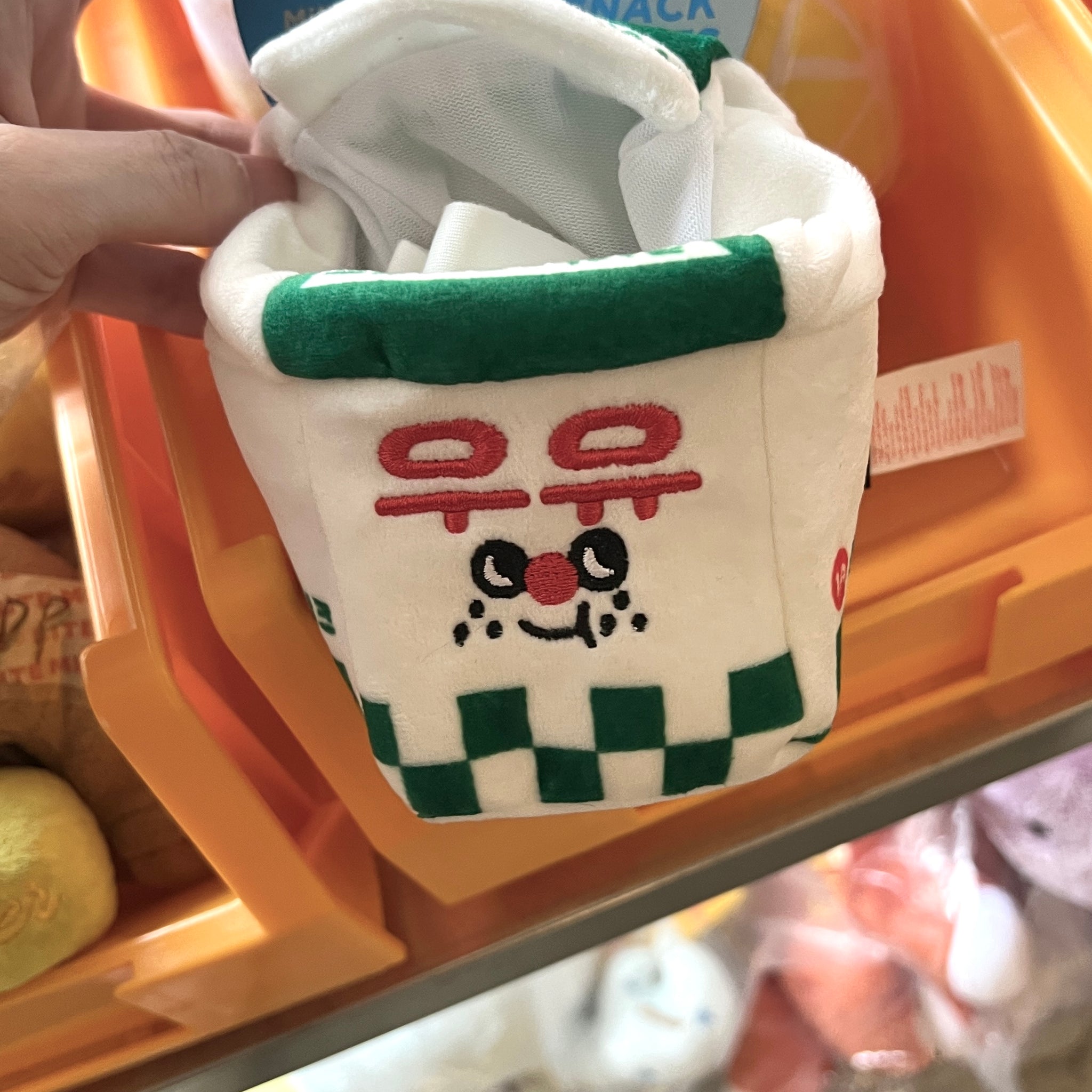 【韓國連線】 Bite Me - Fresh Milk Doggy Toy 寵物沙沙藏食公仔