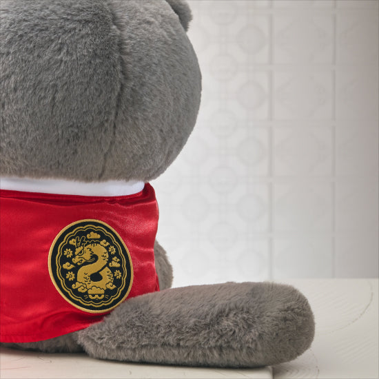 ZO&FRIENDS ZOA K-Edition Medium Plush 國王款 毛絨及紅色服飾細節圖