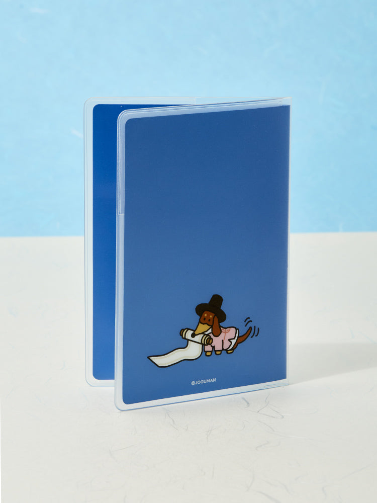 JOGUMAN SOUVENIR Passport Cover Woody 款背面，藍色 PVC 護照套細節